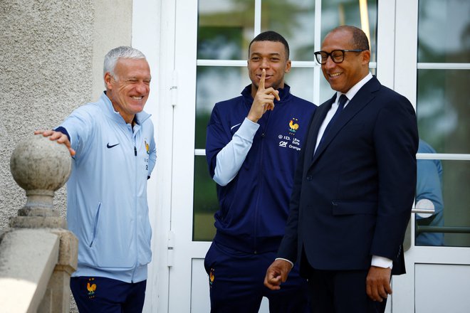 Francozi želijo igrati v finalu, temu so podredili vse tudi selektor Didier Deschamps, Kylian Mbappe in predsednik zveze Philippe Diallo. FOTO: Sarah Meyssonnier/Reuters
