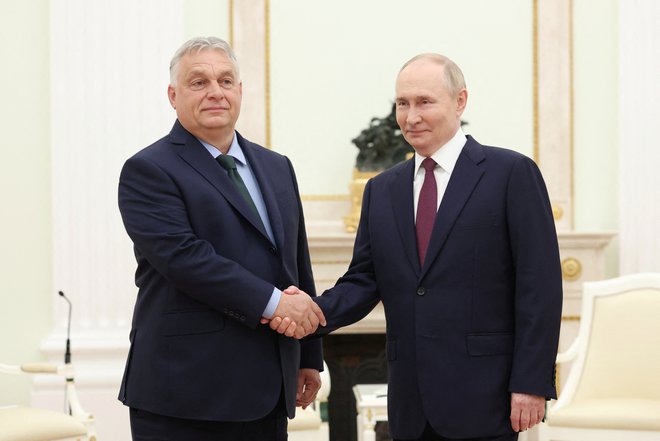 Početje Viktorja Orbána je za EU posebno kočljivo, ker je njegovo delovanje, ki ga v domači javnosti predstavlja kot mirovništvo, že dolgo voda na mlin Vladimirja Putina. FOTO: Valeriy Sharifulin/Reuters