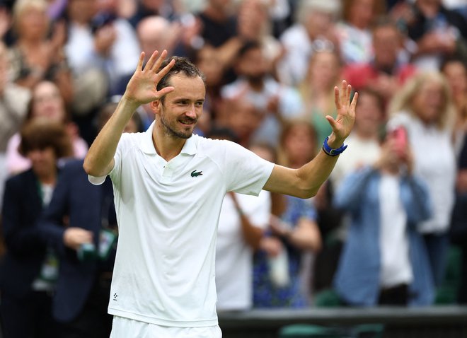 Danil Medvedjev je tako kot lani v polfinalu Wimbledona. FOTO: Matthew Childs/Reuters