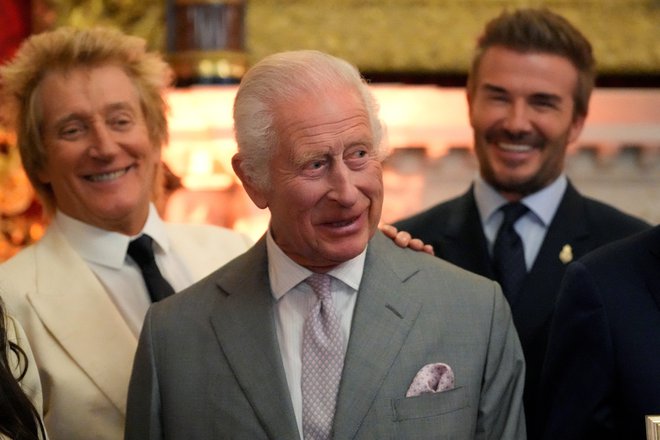 Britanski kralj Charles III je priljubljent udi zaradi svojega humorja. FOTO: Kirsty Wigglesworth/Via Reuters