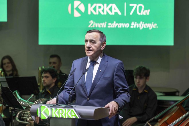 Predsednik uprav Krke Jože Colarič ob predstavitvi lanskega poslovanja redno poda tudi prvo oceno polletnih rezultatov Krke. FOTO: Krka