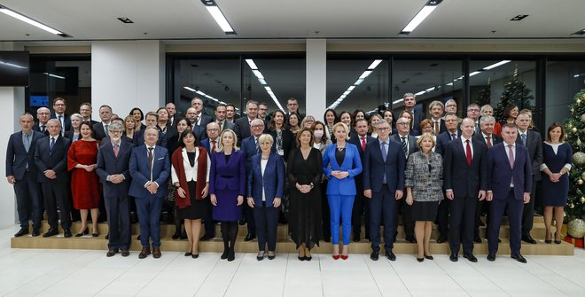 Kot vsako leto bodo predvidoma septembra ali oktobra objavljeni razpisi za veleposlaniške položaje, na katerih bo sedanjim veleposlanikom mandat potekel prihodnje leto. FOTO: Jože Suhadolnik/Delo