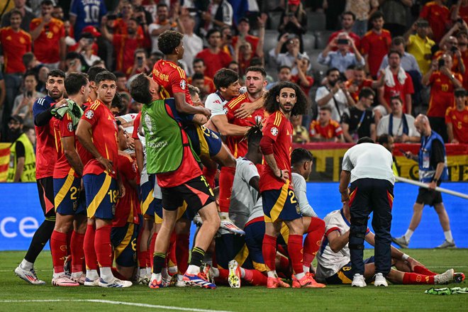 Špansko slavje po zmagi nad Francozi. FOTO: Javier Soriano/AFP
