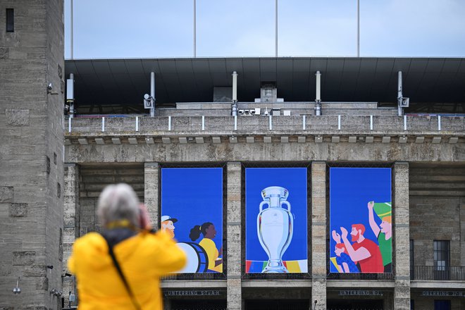 Finale evropskega prvenstva med Španijo in Anglijo je v nedeljo ob 21.00. FOTO: Annegret Hilse/Reuters