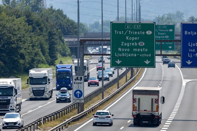 Zastoji so na številnih slovenskih avtocestah. FOTO: Voranc Vogel
