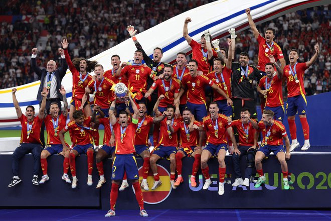 Španci so se veselil četrtega naslova. FOTO: Adrian Dennis/AFP