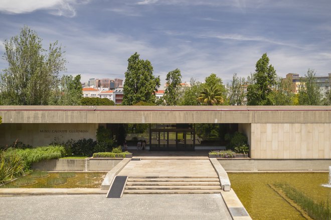 Muzej Calousta Gulbenkiana in okoliški park sta bila zasnovana v šestdesetih letih, vrata pa je muzej odprl leta 1969. FOTO: Ricardo Oliveira Alves
