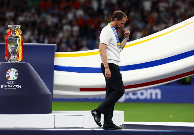 Razočarani angleški selektor Gareth Southgate bo še razmilil o svoji prihodnosti. FOTO: Lee Smith/Reuters