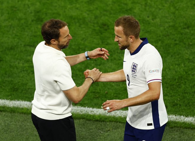 Drugi finale, drugi poraz, angleški selektor Gareth Southgate in kapetan Harry Kane nimata sreče. FOTO: Leon Kuegeler/Reuters