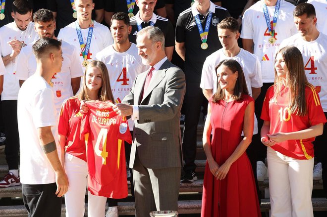 Evropske prvake je pred slavnostnim sprevodom po Madridu sprejela tudi španska kraljeva družina. FOTO: kraljeva hiša 
