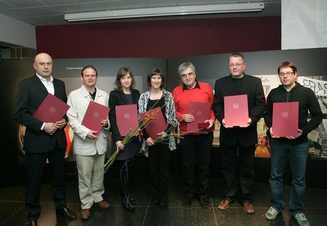 Leta 2009 je prejel nagrado Bratstvo resnice/Consortium veritatis za življenjsko delo (peti z leve). FOTO: Mavric Pivk/Delo