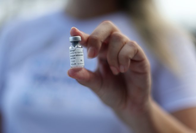Ena najboljših popotnic, ki jo lahko otroku dajo starši, je, da ga cepijo proti hepatitisu B. Fotografija je simbolična. FOTO: Pilar Olivares/Reuters