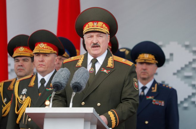 Aleksander Lukašenko je že kot socialistični direktor državnega kmetijskega obrata v vasi Gorodec vladal s trdo roko.

FOTO: Vasilij Fedosenko/Reuters