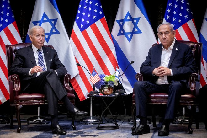 Izraelski premier Benjamin Netanjahu je bil zaradi kaosa po umiku Joeja Bidna iz predsedniške tekme in neuspelem atentatu na Donalda Trumpa prva dva dni prisiljen presedeti v čakalnici. FOTO: Miriam Alster/Pool/Reuters