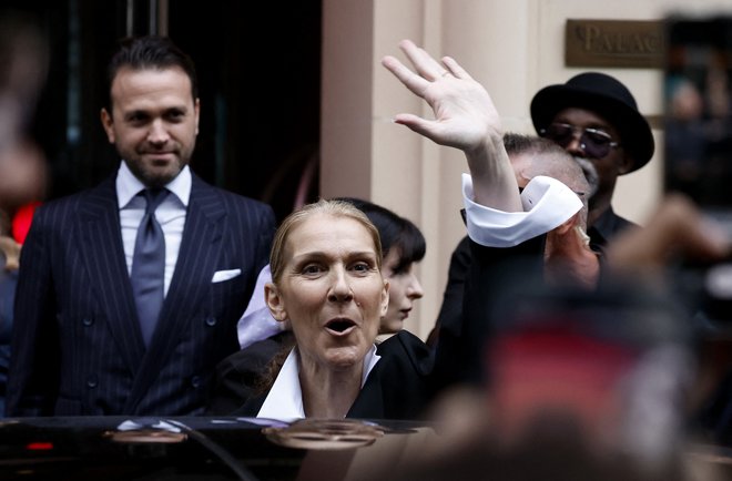 Celine Dion je prišla v Pariz in sprožila govorice, ugibanja in tudi pričakovanja. FOTO:  Gonzalo Fuentes Reuters