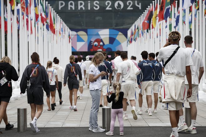 Olimpijska vas se je že dobro napolnila. FOTO: Benoit Tessier/ Reuters