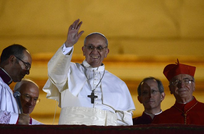 Papež je v poslanici spregovoril o tem, kako zajeziti porast osamelosti in zapuščenosti starejših ljudi. FOTO: Dylan Martinez/Reuters