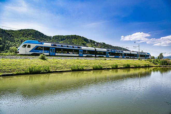 K povečanju števila prepeljanih potnikov pomembno vpliva nova ponudba povezav in končnih destinacij. FOTO: Slovenske železnice