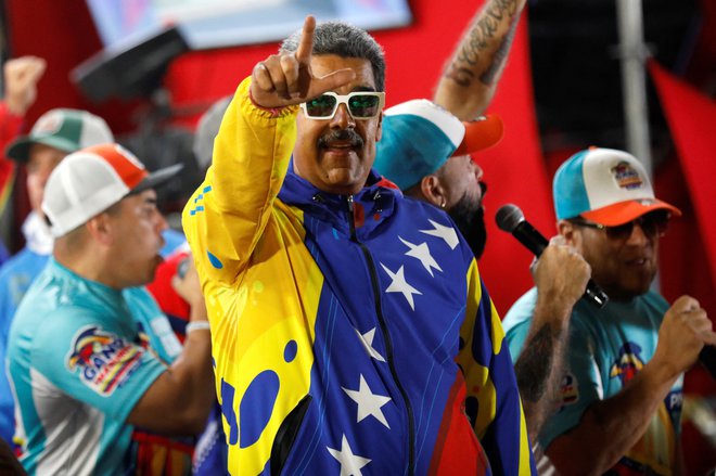 Avtoritarni predsednik Nicolás Maduro je prevzel oblast leta 2013, od takrat je zapustilo državo več kot 7 milijonov Venezuelcev. FOTO: Fausto Torrealba/Reuters