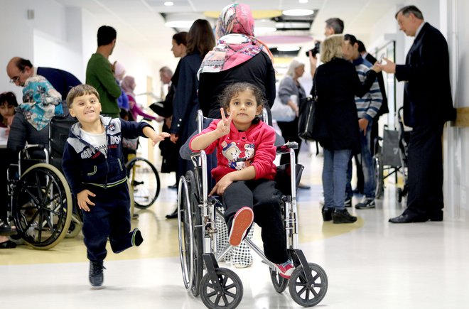 Fundacija Danila Türka je s pomočjo donatorjev od leta 2009 na zdravljenje v rehabilitacijski center Soča pripeljala 207 palestinskih otrok. Fotografija je iz oktobra leta 2015. FOTO: Roman Šipić