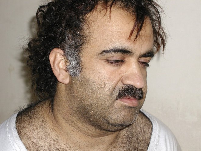 Halid Šejk Mohamed, proti kateremu so ameriški organi obtožnico vložili pred več kot poldrugim desetletjem, bo v skladu z dogovorom preostanek svojega življenja preživel za zapahi. FOTO: Reuters