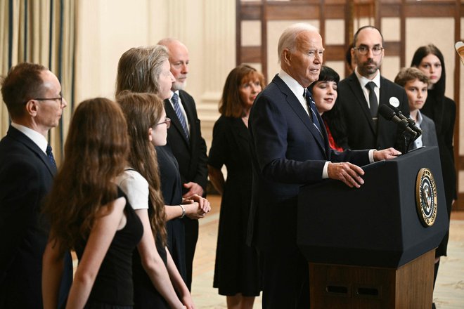 Predsednik ZDA Joe Biden slovenskega premiera Roberta Goloba 21. julija pozval, da uskladita zadnje podrobnosti dogovora. FOTO: Brendan Smialowski/AFP