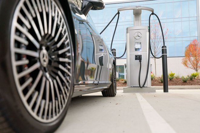 Električni mercedesi trenutno ne gredo prav dobro v promet. FOTO: Tns/abaca Via Reuters Connect