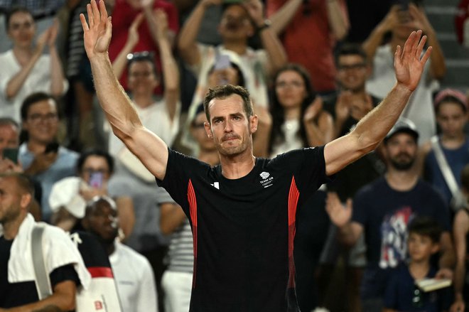 Andy Murray je nekaj let mešal štrene veliki teniški trojki in bi ji lahko še bolj, če če se ne bi otepal številnih poškodb. FOTO: Carl De Souza/AFP