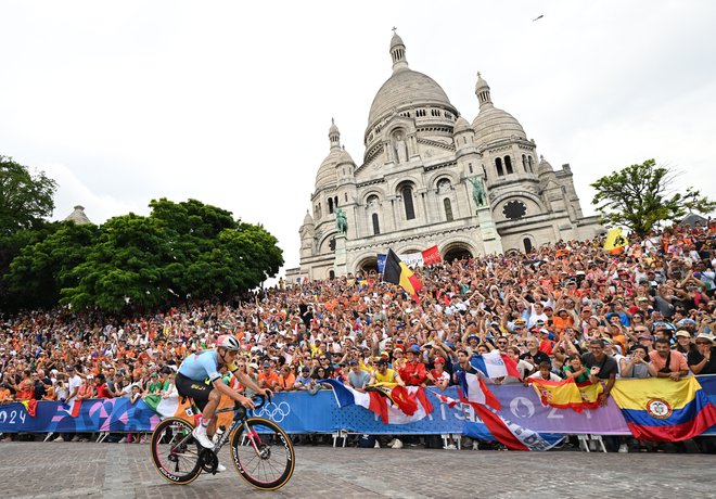 Olimpijski zmagovalec se na pariške znamenitosti ni oziral. FOTO: Angelika Warmuth/Reuters