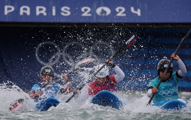 Eva Alina Hočevar (v sredini) se lahko veseli napredovanja v krosu. FOTO: Molly Darlington/Reuters