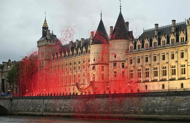 Zakaj že je bila Conciergerie pomembna za Francijo in francosko revolucijo? Zato, da se lahko danes eni zgražajo nadsvobod duha.. Foto Natalia Kolesnikova Afp