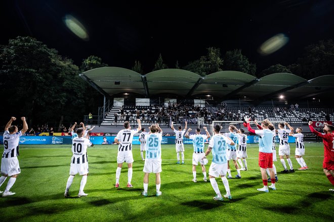 Po treh zmagah in s stoodstotnim izkupičkom so Sobočani na vrhu lestvice. FOTO: Mediaspeed Sportida