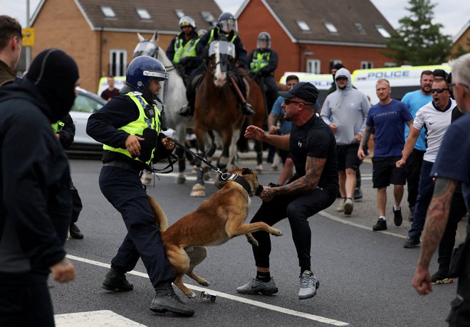 Protesti v Rotherhamu FOTO: Hollie Adams/Reuters