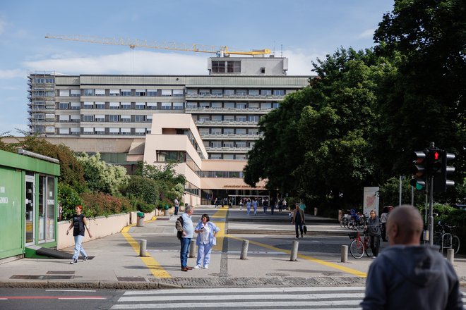 Vprašanje je, kje bo UKC Ljubljana dobil dovolj denarja za kritje stroškov, če bo izbrana ponudba podjetja Želva. Foto: Črt Piksi