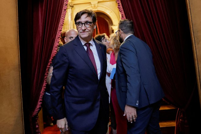 Salvador Illa velja za tesnega zaveznika španskega premierja Pedra Sancheza. FOTO: Jon Nazca/Reuters