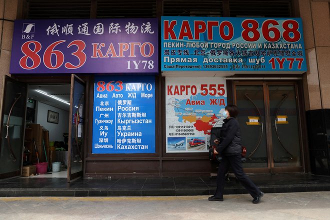 Po tem, ko so se zaradi vojne v Ukrajini pretrgale številne trgovinske vezi Rusije z Zahodom, se je Rusija močno naslonila na Kitajsko.

FOTO: Tingshu Wang/Reuters