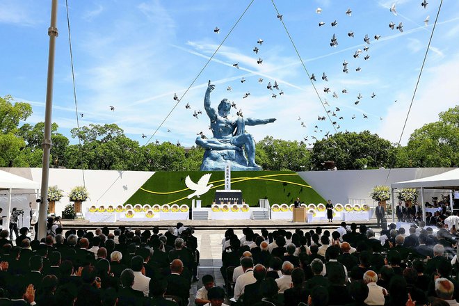 Veleposlaniki šestih najbolj razvitih držav sveta se slovesnost v Nagasakiju niso udeležili. FOTO: Japan Pool/AFP