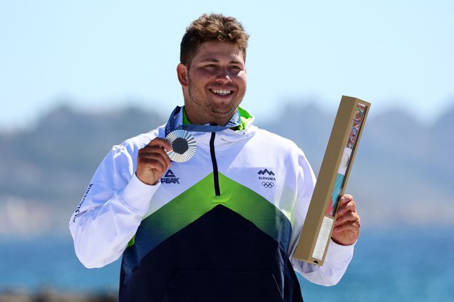 Toni Vodišek je Sloveniji prinesel drugo kolajno na olimpijskih igrah v Parizu in po zlati Andreji Leški drugo tudi Kopru. FOTO: Clement Mahoudeau/Afp