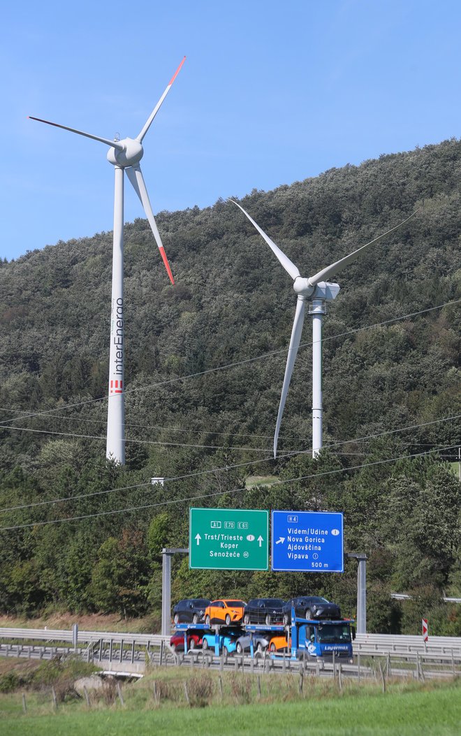 Za razvoj brez jedrske energije bo treba izkoristiti prav vse druge (seveda obnovljive) vire: morali bi tui preusmeriti toplotne črpalke iz zraka na podtalnico in krepko povečati rabo vetrne energije. FOTO: Dejan Javornik