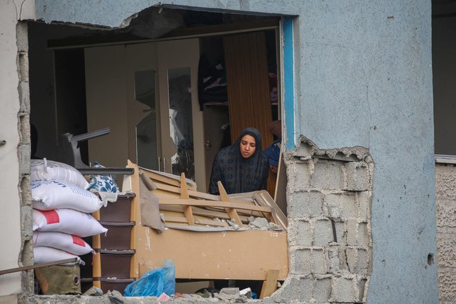 Izraelske sile so ponoči nadaljevale napade na Gazo. FOTO: Eyad Baba/AFP