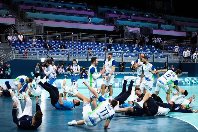 Slovencem bo čez čas v mislih ostalo predvsem veselje po zgodovinskem preboju v polfinale. FOTO: Sameer Al-doumy/AFP