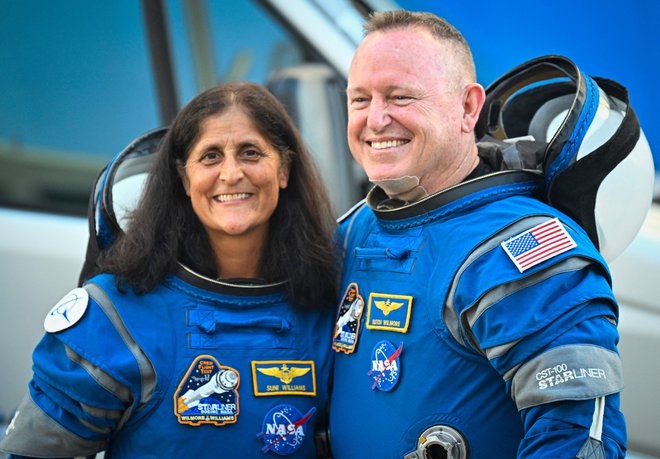 Butch Wilmore in Sunita Williams. FOTO: Miguel J. Rodriguez Carrillo/Afp