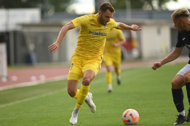 Danijel Šturm z zadetkom ni prinesel zmago Domžalam. FOTO: Lado Vavpetic