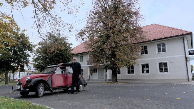 Zadružni dom Foto Tv Slo