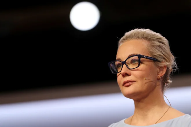Julija Navalna je po moževi smrti napovedala, da bo nadaljevala njegov boj za svobodno Rusijo. FOTO: Leonhard Simon/Reuters