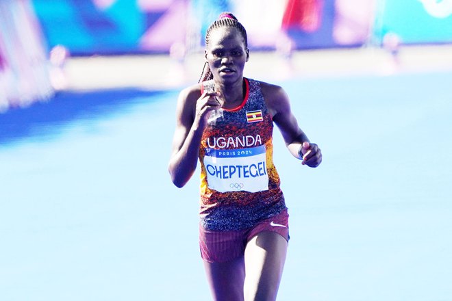 Rebecca Cheptege med tekom na pariških olimpijskih igrah. FOTO: Gladys Chai Von Der Laage Imago via Reuters