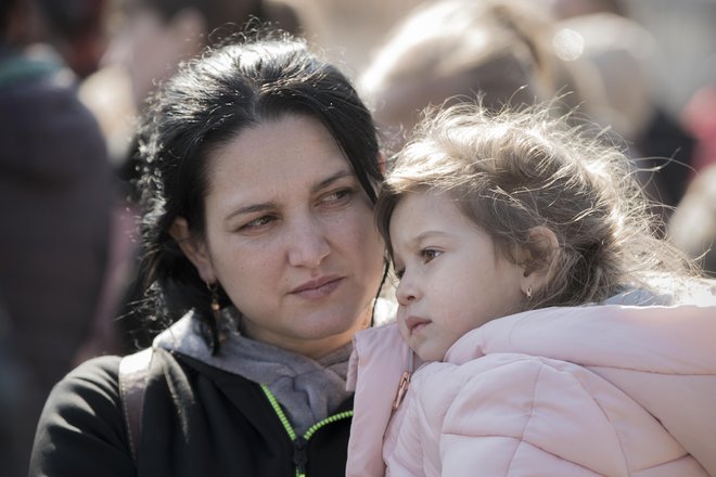 Slovenija je začasno zaščito razseljenih oseb iz Ukrajine podaljšala skladno s sklepom Sveta EU. FOTO: Jure Eržen/Delo