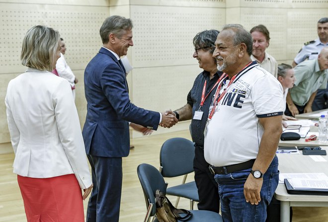 Medresorska delovna skupina za obravnavo romske problematike se je sestala že večkrat. FOTO: Jože Suhadolnik/Delo