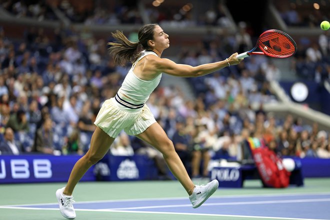 Američanka Emma Navarro je imela glasno podporo s tribun. FOTO: Charly Triballeau/AFP