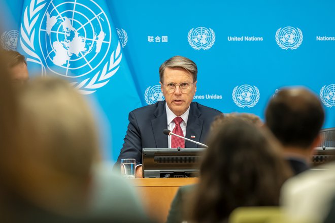 Veliko političnih in strokovnih polemik se je vnelo lani poleti, ko je vlada Roberta Goloba imenovala Samuela Žbogarja za vodjo posebne misije v varnostnem svetu OZN. FOTO: Mark Garten/UN Photo